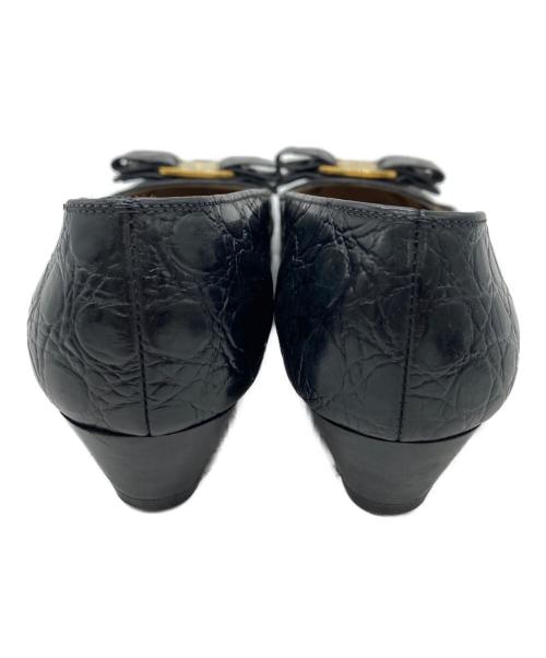 Salvatore Ferragamo（サルヴァトーレ フェラガモ）Salvatore Ferragamo (サルヴァトーレ フェラガモ) 型押しパンプス ブラック サイズ:SIZE 4 1/2の古着・服飾アイテム