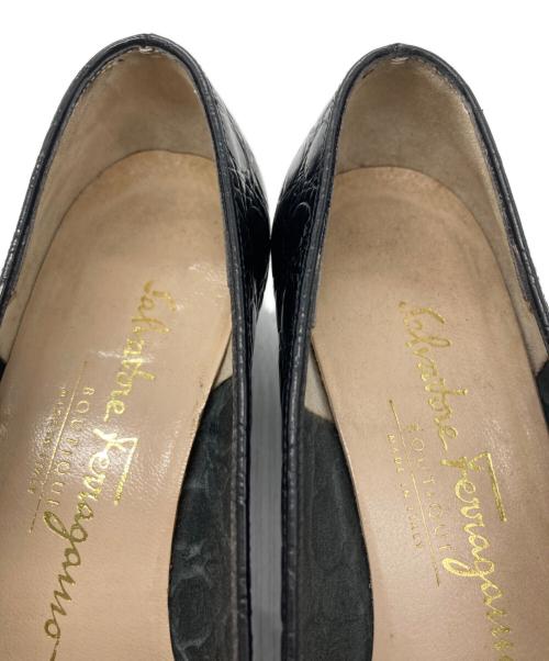 Salvatore Ferragamo（サルヴァトーレ フェラガモ）Salvatore Ferragamo (サルヴァトーレ フェラガモ) 型押しパンプス ブラック サイズ:SIZE 4 1/2の古着・服飾アイテム