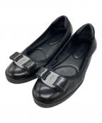 Salvatore Ferragamoサルヴァトーレ フェラガモ）の古着「ヴァラリボンパンプス」｜ブラック