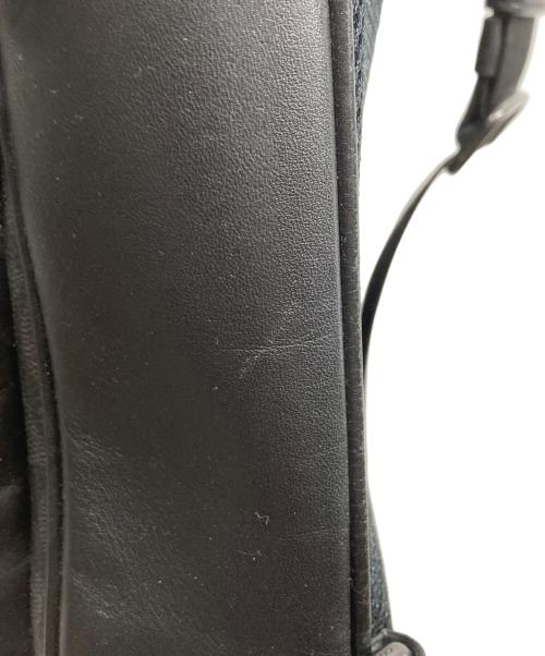 COACH（コーチ）COACH (コーチ) イーサン パック・シグネチャー キャンバス ブラックの古着・服飾アイテム