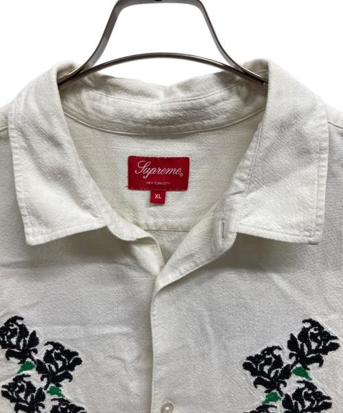 SUPREME（シュプリーム）Supreme (シュプリーム) Needlepoint S/S Shirt/Supremeシャツ ホワイト サイズ:XLの古着・服飾アイテム
