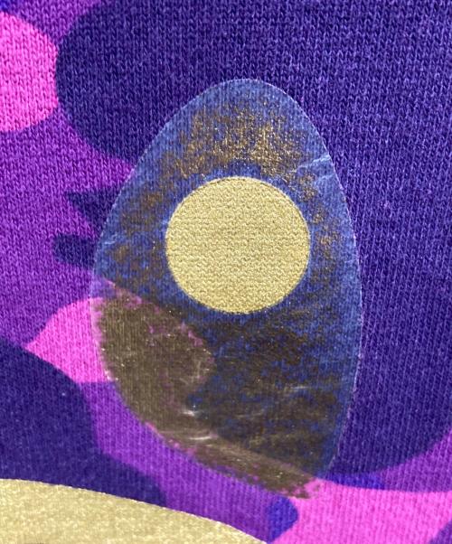 A BATHING APE（アベイシングエイプ）A BATHING APE (アベイシングエイプ) CAMO SHARK CREWNECK パープル サイズ:Mの古着・服飾アイテム