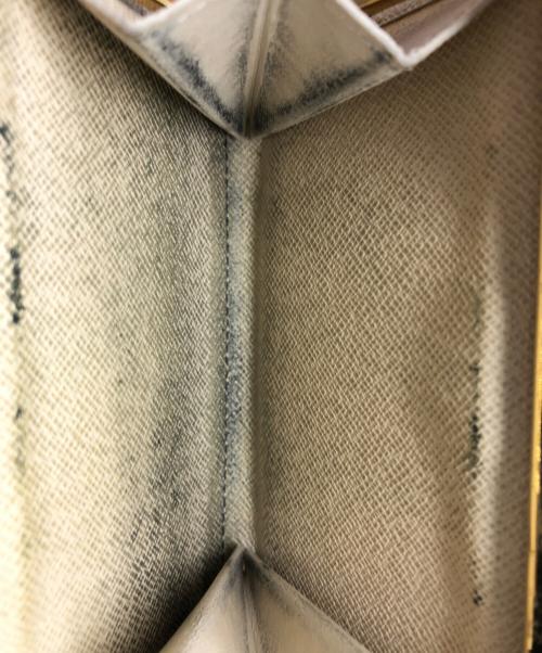 LOUIS VUITTON（ルイ ヴィトン）LOUIS VUITTON (ルイ ヴィトン) 2つ折り財布 アイボリーの古着・服飾アイテム