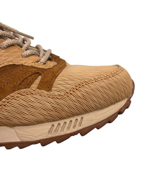 SAUCONY（サッカニー）SAUCONY (サッカニー) ローカットスニーカー ベージュ サイズ:US9.5の古着・服飾アイテム