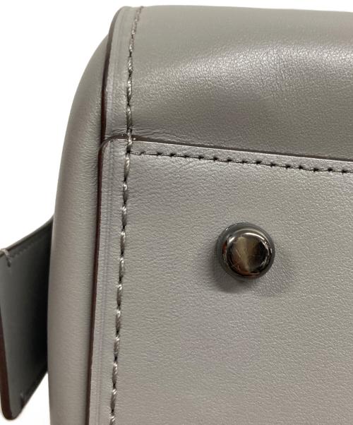 COACH（コーチ）COACH (コーチ) イーディーターン ロック レザーチェーントート バッグ グレーの古着・服飾アイテム