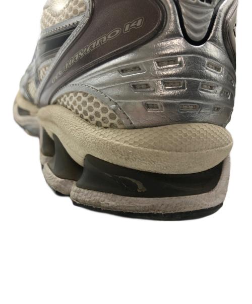 asics（アシックス）asics (アシックス) ローカットスニーカー シルバー サイズ:US9の古着・服飾アイテム