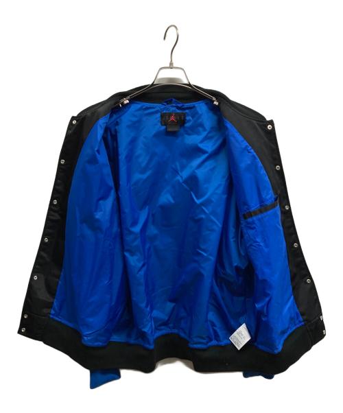 JORDAN（ジョーダン）JORDAN (ジョーダン) BRK CLGTE VRSTY JKT ブラック×ブルー サイズ:Lの古着・服飾アイテム