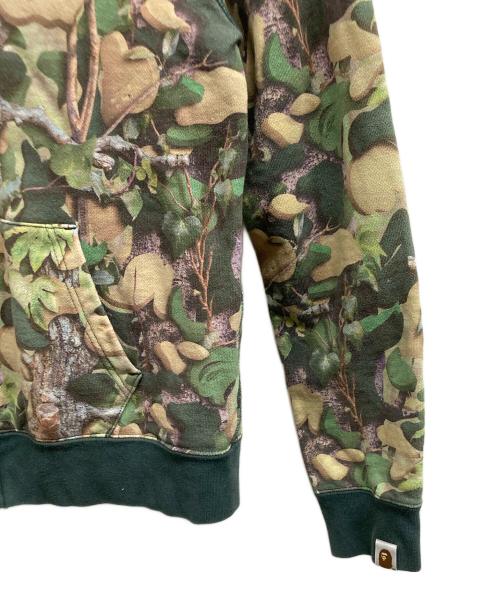 A BATHING APE（アベイシングエイプ）A BATHING APE (アベイシングエイプ) カモ柄ジップパーカー カーキ サイズ:Sの古着・服飾アイテム