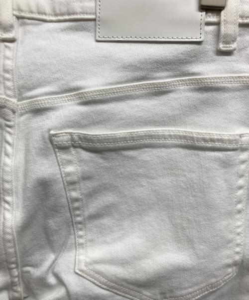 theory（セオリー）theory (セオリー) BONE DENIM ホワイト サイズ:28 未使用品の古着・服飾アイテム