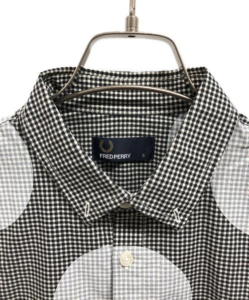 FRED PERRY（フレッドペリー）FRED PERRY (フレッドペリー) チェックシャツ/FRED PERRYシャツ ブラック サイズ:Sの古着・服飾アイテム