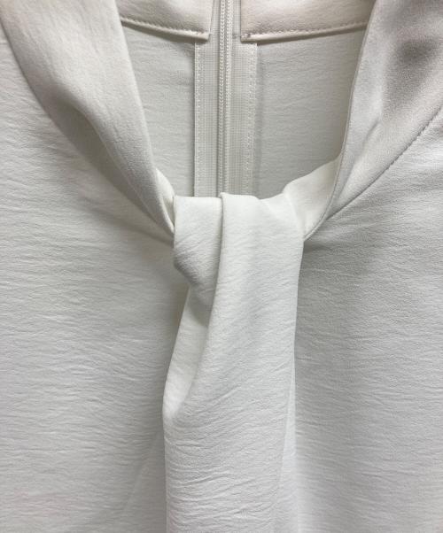 icB（アイシービー）icB (アイシービー) ストレッチジョーゼット ボウタイライク ブラウス ホワイト サイズ:2の古着・服飾アイテム