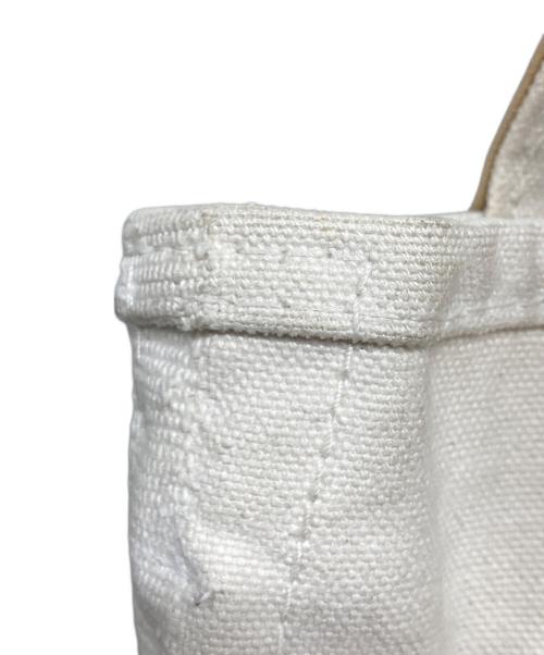 L.L.Bean（エルエルビーン）L.L.Bean (エルエルビーン) REMI RELIEF (レミレリーフ) キャンバスハンドバッグ ホワイト×ベージュの古着・服飾アイテム