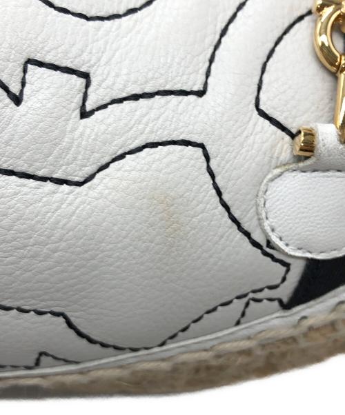 Salvatore Ferragamo（サルヴァトーレ フェラガモ）Salvatore Ferragamo (サルヴァトーレ フェラガモ) スリッポン ホワイト サイズ:6 1/2の古着・服飾アイテム
