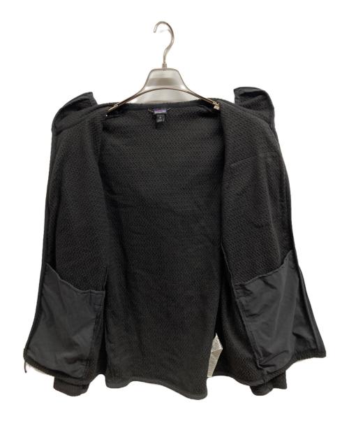 Patagonia（パタゴニア）Patagonia (パタゴニア) R1エア・フルジップ・フーディ/Patagoniaジャケット ブラック サイズ:Mの古着・服飾アイテム