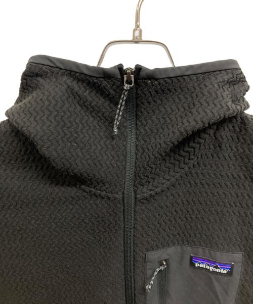 Patagonia（パタゴニア）Patagonia (パタゴニア) R1エア・フルジップ・フーディ/Patagoniaジャケット ブラック サイズ:Mの古着・服飾アイテム