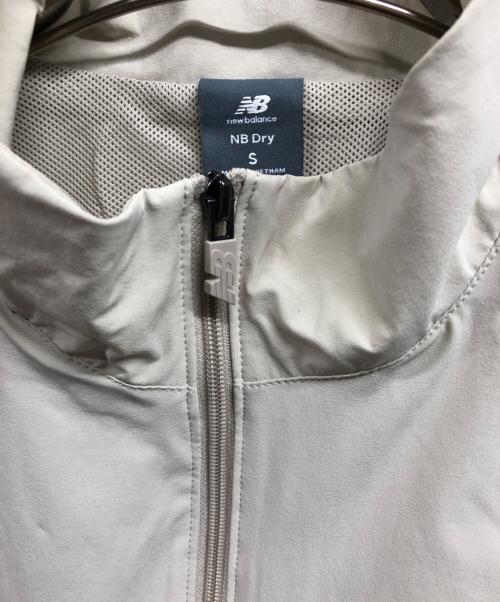 NEW BALANCE（ニューバランス）NEW BALANCE (ニューバランス) ウーブントラックジャケット ベージュ サイズ:Sの古着・服飾アイテム
