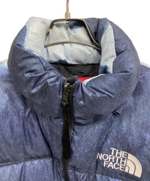 THE NORTH FACE（ザ ノース フェイス）THE NORTH FACE (ザ ノース フェイス) Supreme (シュプリーム) Bleached Denim Print Nuptse Jacket/THE NORTH FACE/Supreme/ダウン ブルー サイズ:XLの古着・服飾アイテム