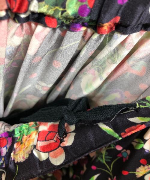 COMME des GARCONS COMME des GARCONS（コムデギャルソン コムデギャルソン）COMME des GARCONS COMME des GARCONS (コムデギャルソン コムデギャルソン) フラワープリント・ギャザースカート ブラック サイズ:Sの古着・服飾アイテム