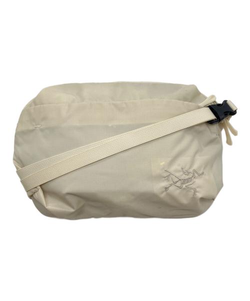 ARC'TERYX（アークテリクス）ARC'TERYX (アークテリクス) HELIAD CROSSBODY/ARC'TERYX アイボリーの古着・服飾アイテム