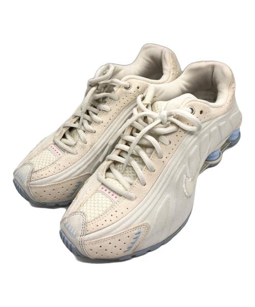 NIKE（ナイキ）NIKE (ナイキ) SHOX R4 SE/NIKE ホワイト サイズ:24.5の古着・服飾アイテム