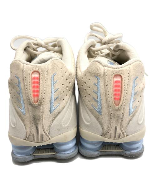 NIKE（ナイキ）NIKE (ナイキ) SHOX R4 SE/NIKE ホワイト サイズ:24.5の古着・服飾アイテム