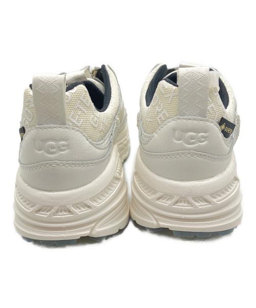 UGG（アグ）UGG (アグ) ZIP GORE-TEX スニーカー/UGG ホワイト サイズ:27の古着・服飾アイテム