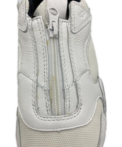 UGG（アグ）UGG (アグ) ZIP GORE-TEX スニーカー/UGG ホワイト サイズ:27の古着・服飾アイテム