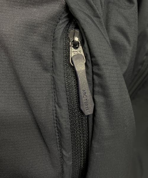 ARC'TERYX（アークテリクス）ARC'TERYX (アークテリクス) Atom Hoody ネイビー サイズ:M 未使用品の古着・服飾アイテム