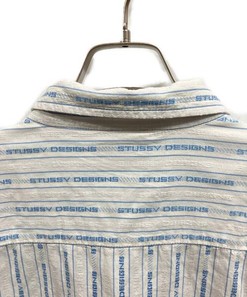 stussy（ステューシー）stussy (ステューシー) Jacquard Logo Stripe／stussy ホワイト×ブルー サイズ:Mの古着・服飾アイテム