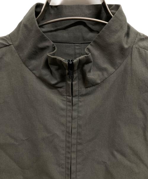PLAIN PEOPLE（プレインピープル）PLAIN PEOPLE (プレインピープル) ノーカラージャケット カーキ サイズ:3 未使用品の古着・服飾アイテム