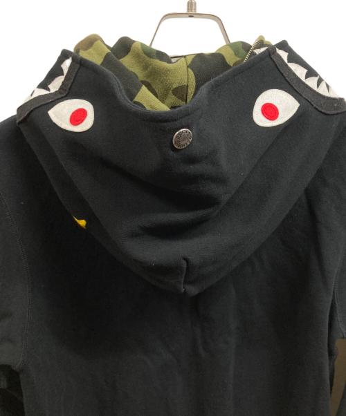 A BATHING APE（アベイシングエイプ）A BATHING APE (アベイシングエイプ) シャーク フルジップ フーディ ブラック サイズ:Mの古着・服飾アイテム