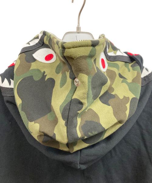 A BATHING APE（アベイシングエイプ）A BATHING APE (アベイシングエイプ) シャーク フルジップ フーディ ブラック サイズ:Mの古着・服飾アイテム