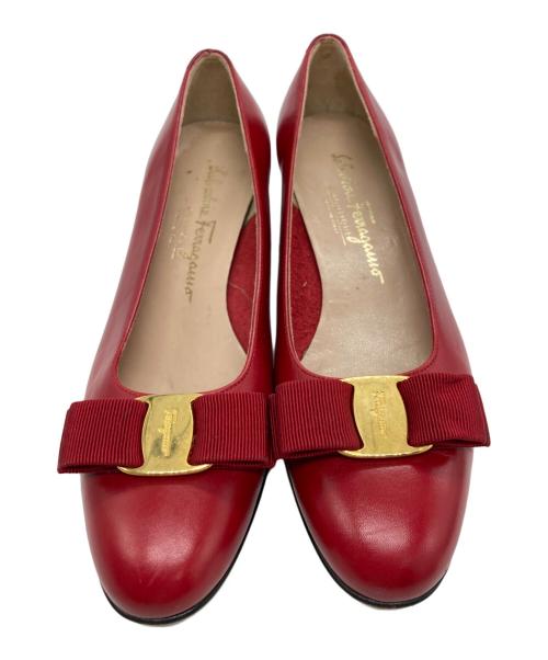 Salvatore Ferragamo（サルヴァトーレ フェラガモ）Salvatore Ferragamo (サルヴァトーレ フェラガモ) ヴァラリボンパンプス/	Salvatore Ferragamo レッド サイズ:7の古着・服飾アイテム