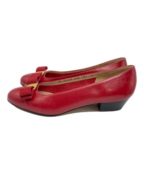Salvatore Ferragamo（サルヴァトーレ フェラガモ）Salvatore Ferragamo (サルヴァトーレ フェラガモ) ヴァラリボンパンプス/	Salvatore Ferragamo レッド サイズ:7の古着・服飾アイテム