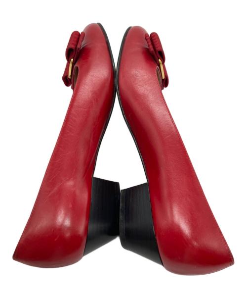 Salvatore Ferragamo（サルヴァトーレ フェラガモ）Salvatore Ferragamo (サルヴァトーレ フェラガモ) ヴァラリボンパンプス/	Salvatore Ferragamo レッド サイズ:7の古着・服飾アイテム