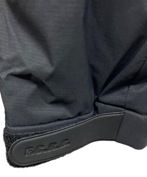 F.C.R.B.（エフシーレアルブリストル）F.C.R.B. (エフシーレアルブリストル) INSULATION PADDED HOODED JACKET ブラック サイズ:Lの古着・服飾アイテム