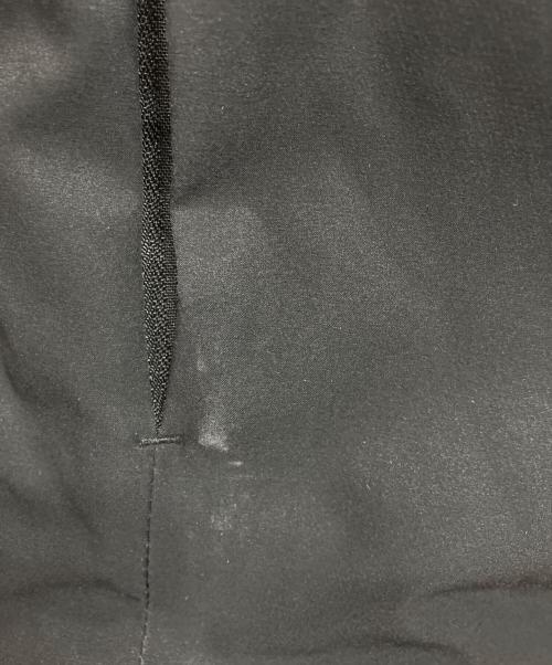 F.C.R.B.（エフシーレアルブリストル）F.C.R.B. (エフシーレアルブリストル) INSULATION HOODED JACKET/F.C.R.B. ブラック サイズ:XLの古着・服飾アイテム