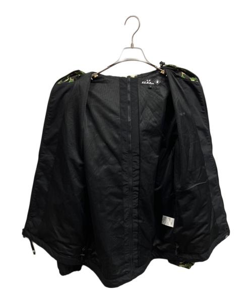 F.C.R.B.（エフシーレアルブリストル）F.C.R.B. (エフシーレアルブリストル) A BATHING APE (アベイシングエイプ) SEPARATE PRACTICE JACKET/	F.C.R.B./A BATHING APE ブラック×グリーン サイズ:Lの古着・服飾アイテム