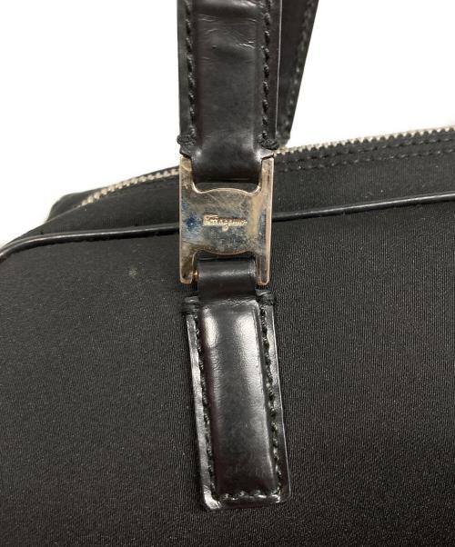 Salvatore Ferragamo（サルヴァトーレ フェラガモ）Salvatore Ferragamo (サルヴァトーレ フェラガモ) ナイロンショルダーバッグ/Salvatore Ferragamo ブラックの古着・服飾アイテム