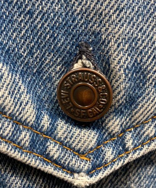 LEVI'S（リーバイス）LEVI'S (リーバイス) 71205デニムジャケット/LEVI'S ブルー・ライトブルー サイズ:40Ⅼの古着・服飾アイテム