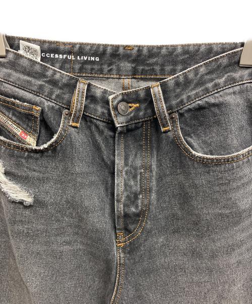 DIESEL（ディーゼル）DIESEL (ディーゼル) relaxed jeans d-riseデニムパンツ/DIESEL グレー・ブラック サイズ:26の古着・服飾アイテム