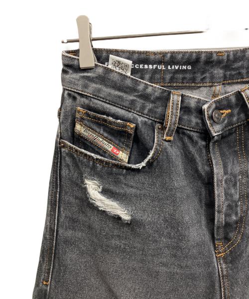 DIESEL（ディーゼル）DIESEL (ディーゼル) relaxed jeans d-riseデニムパンツ/DIESEL グレー・ブラック サイズ:26の古着・服飾アイテム