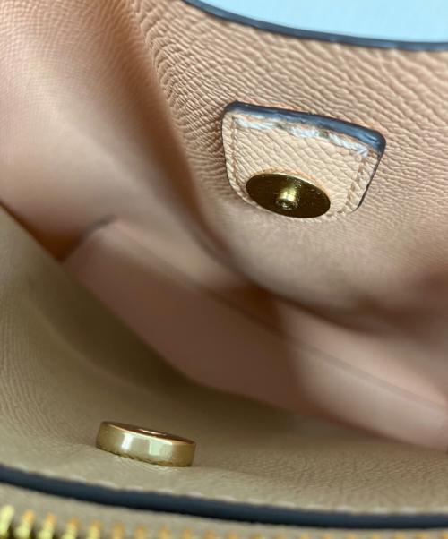 COACH（コーチ）COACH (コーチ) 2WAYショルダーバッグ /モリー バケットバッグ 22/COACH ベージュの古着・服飾アイテム