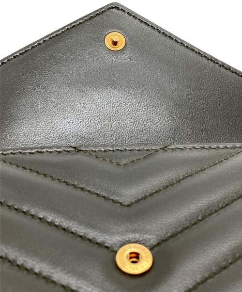 Yves Saint Laurent（イヴサンローラン）Yves Saint Laurent (イヴサンローラン) 3つ折り財布 カーキの古着・服飾アイテム