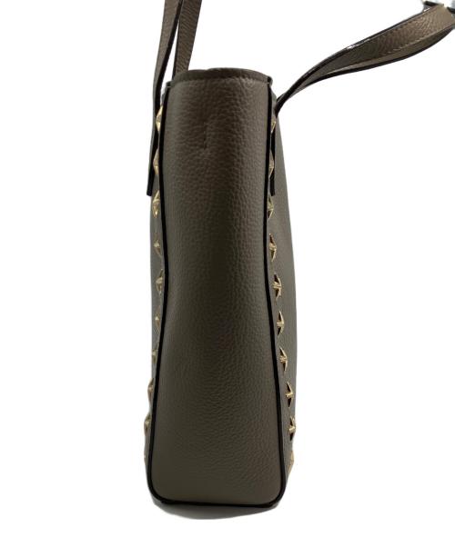 JIMMY CHOO（ジミーチュウ）JIMMY CHOO (ジミーチュウ) ペガシ スタッズ2WAYバッグ グレージュの古着・服飾アイテム