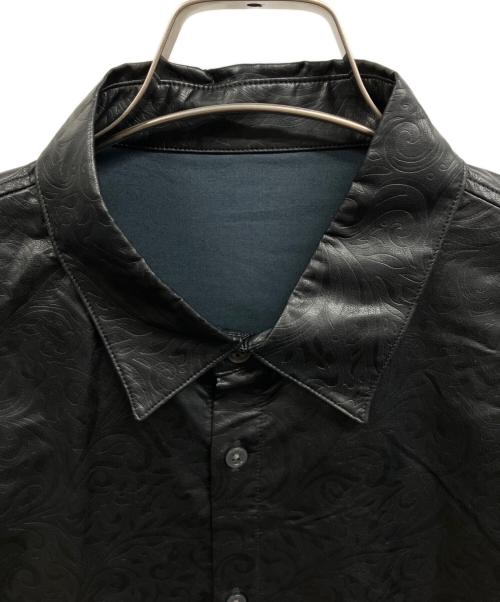 5351 pour les hommes（5351プール・オム）5351 pour les hommes (5351プール・オム) エンボスプリント レザータッチ アラベスク柄 長袖シャツ/5351 pour les hommes ブラック サイズ:48の古着・服飾アイテム