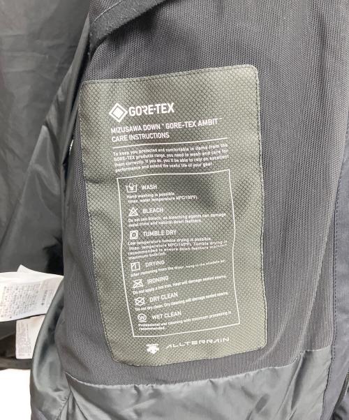 DESCENTE ALLTERRAIN（デザイント オルテライン）DESCENTE ALLTERRAIN (デザイント オルテライン) MIZUSAWA DOWN JACKET GORE-TEX AMBIT ブラック サイズ:Lの古着・服飾アイテム
