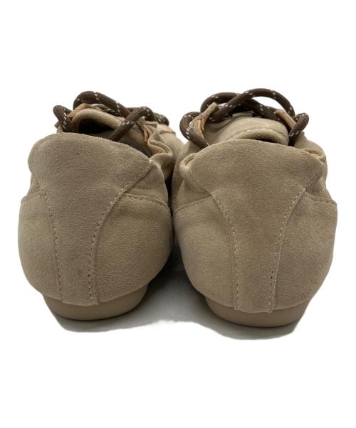 6cRAyon（シックスクレヨン）6CRAYON (シックスクレヨン) THIN-SOLE TABI SNEAKERS ベージュ サイズ:US6.5の古着・服飾アイテム