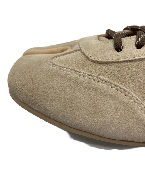 6cRAyon（シックスクレヨン）6CRAYON (シックスクレヨン) THIN-SOLE TABI SNEAKERS ベージュ サイズ:US6.5の古着・服飾アイテム