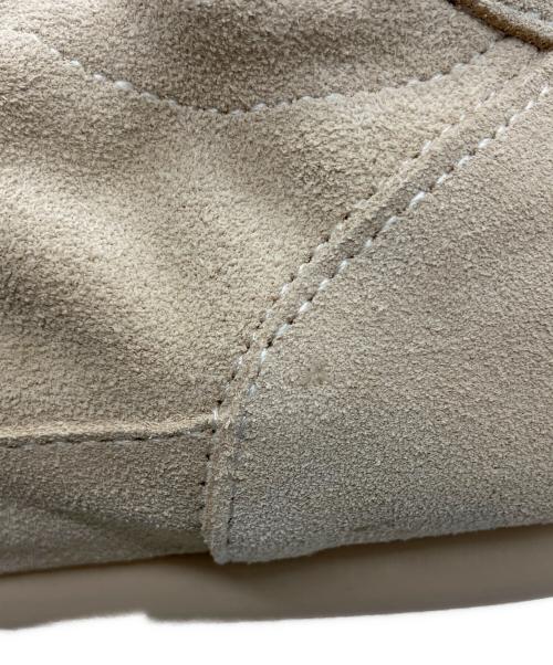 6cRAyon（シックスクレヨン）6CRAYON (シックスクレヨン) THIN-SOLE TABI SNEAKERS ベージュ サイズ:US6.5の古着・服飾アイテム